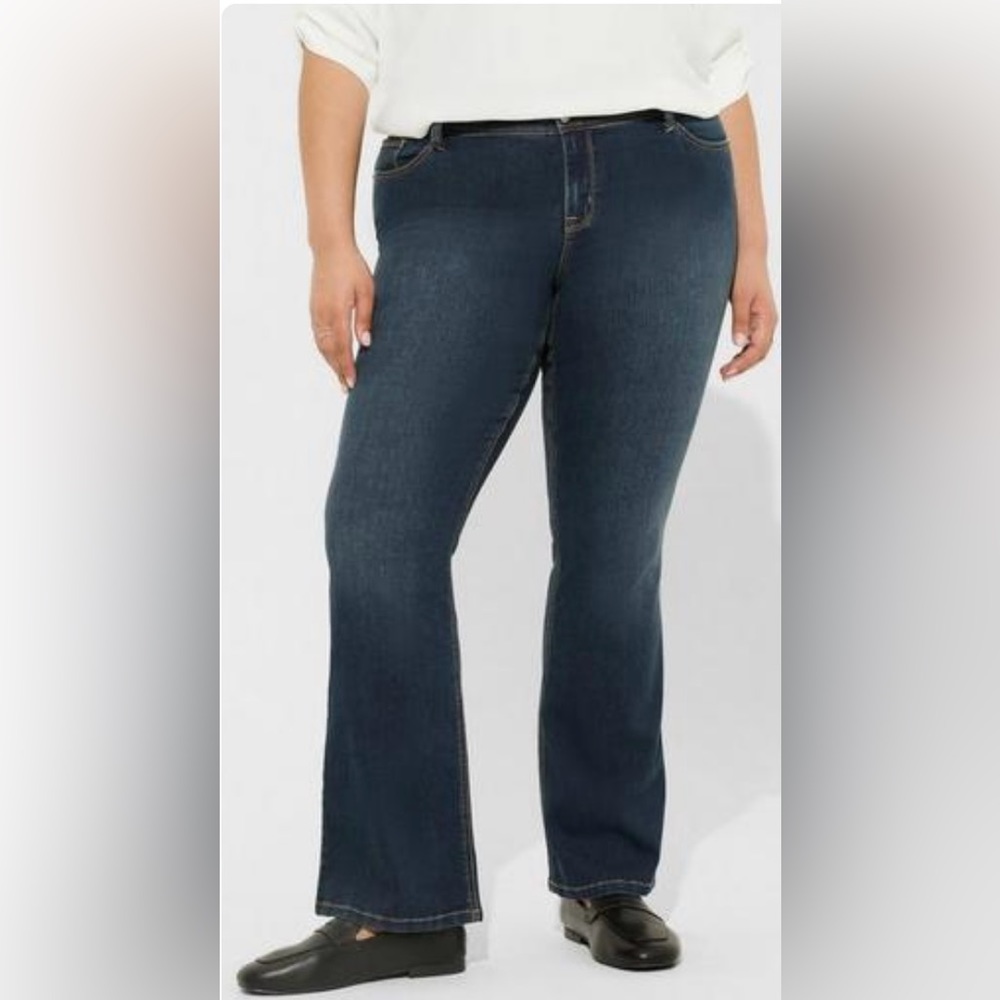 NWOT Luxe Slim Boot Super Stretch Mid-Rise Dark Wash Jean, Size 14R, Classic Fit